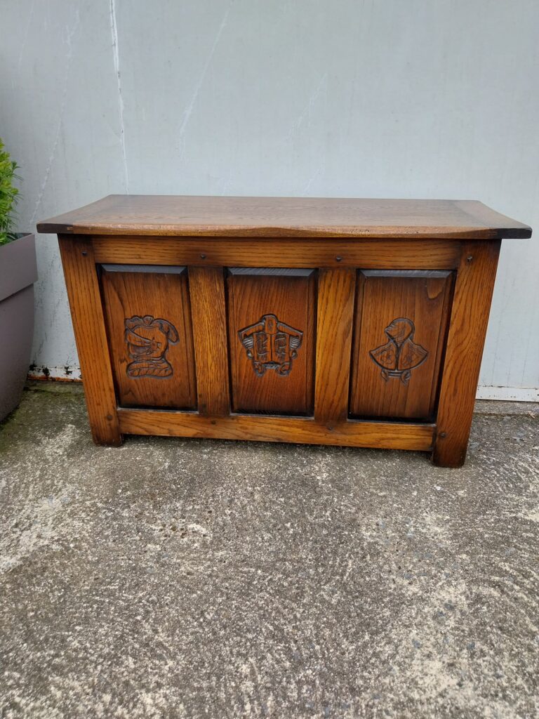 Vintage Jacobean Style Oak Blanket Box. Very Good Condition. Measures 36.5" high, 16" deep, 21" high €195