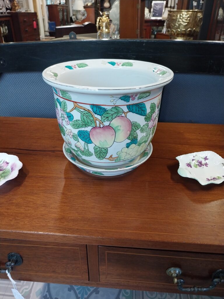 Vintage Hand Painted Chinese Jardiner, with Saucer. 7" high 11" wide at top. €38