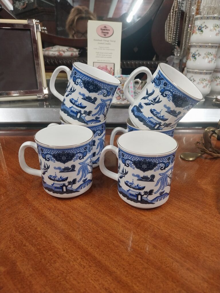 Set of Six Seville Ceramics Willow Pattern Mugs. Excellent condition €24