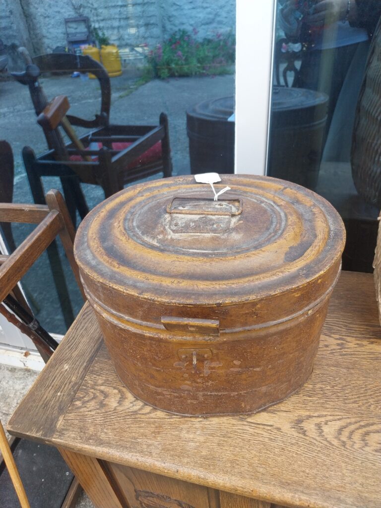 Victorian Military Tin Metal Hat Box. Measures 13" wide by 7.75" high €65