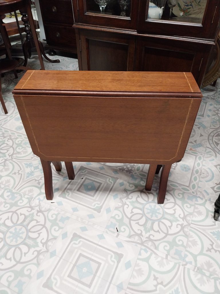Edwardian Inlaid Mahogany Sutherland Table. Measures 24" wide by 6" deep, when folded down, each leaf measures 12" Very good condition.  €150