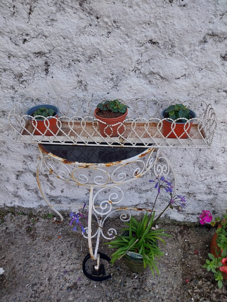 Mid-century French Wire Basket Pot Holder. Measures 30" long by 7" wide by 7" high €58