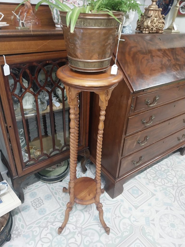 Vintage Teak Barley Twist Jardiner Stand. Very clean condition. Measures 39" high top 11", bottom 12" square €110