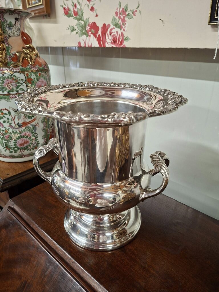 Vintage American Silver Plated F. B Rodgers Silver Co. Champagne/Wine Cooler. Large Size
Measures 10" high by 10" wide on 6" base. This high quality heavy cooler is in excellent condition