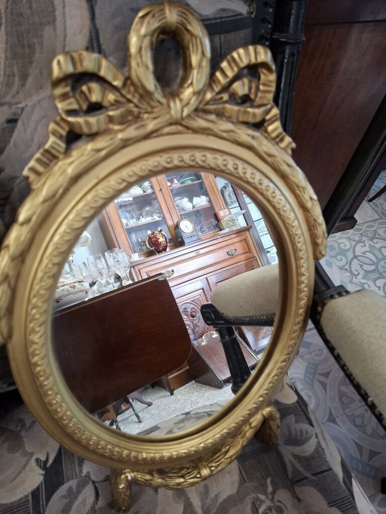 Vintage Continental Gilt Plaster Mirror. In very good condition. Measures 17.5" by 12" €65