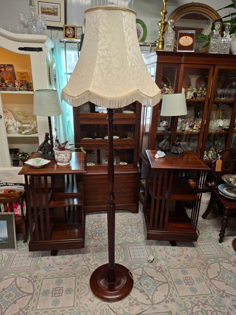 Vintage English Mahogany Standard Floor Lamp. Measures 78" high including shade on a 13" base. €105