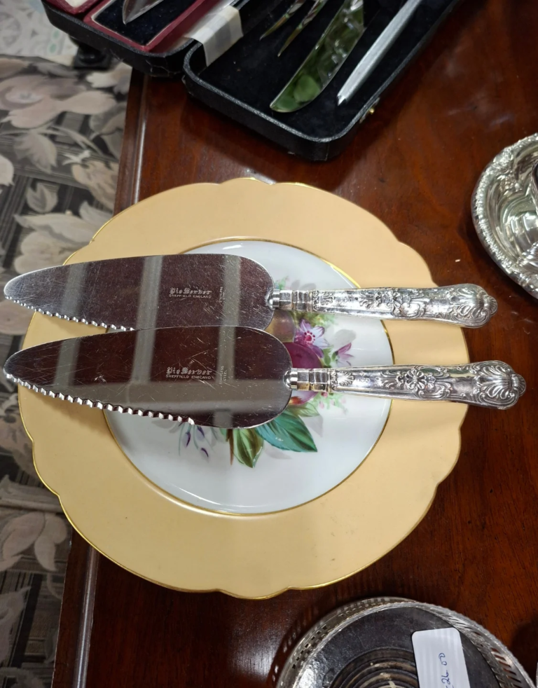 Cake/Pie Server's Sheffield Plate with repousse silver handles Measures 11" Excellent Condition. €27 each