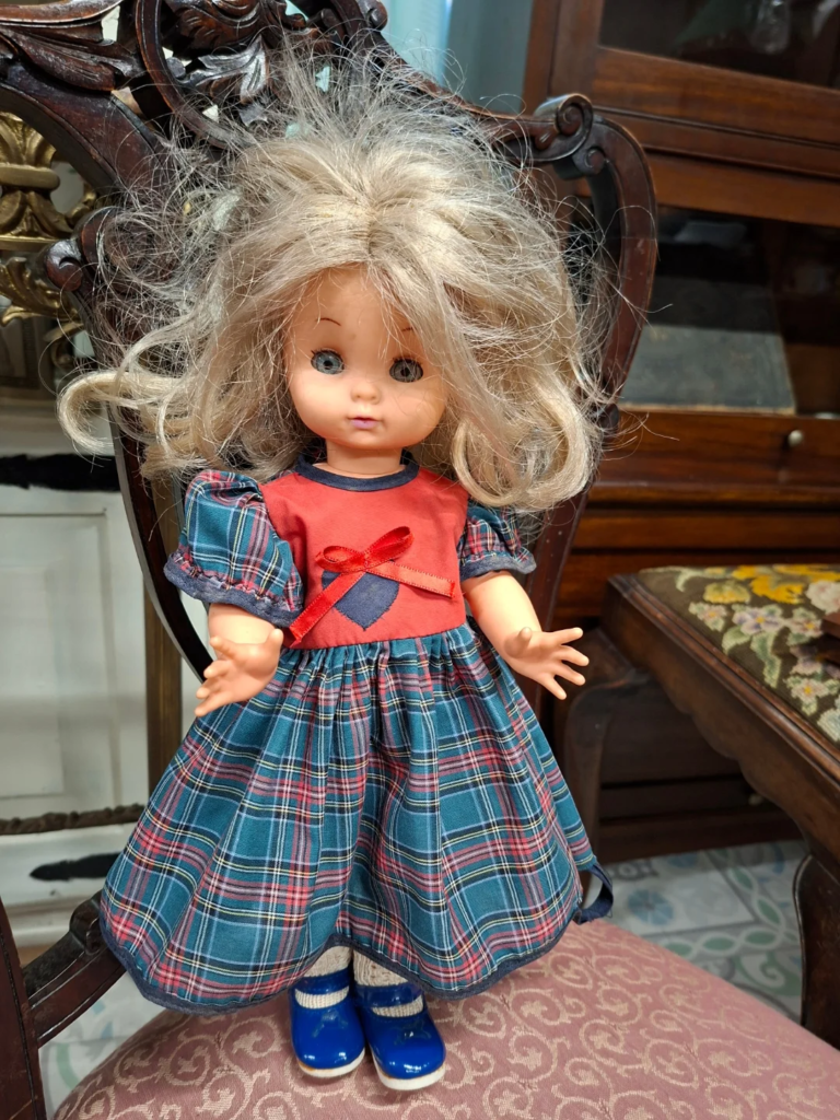 Vintage Mattel Ratti Doll. Made in Italy.
Standing 15" tall. In very good original
condition.