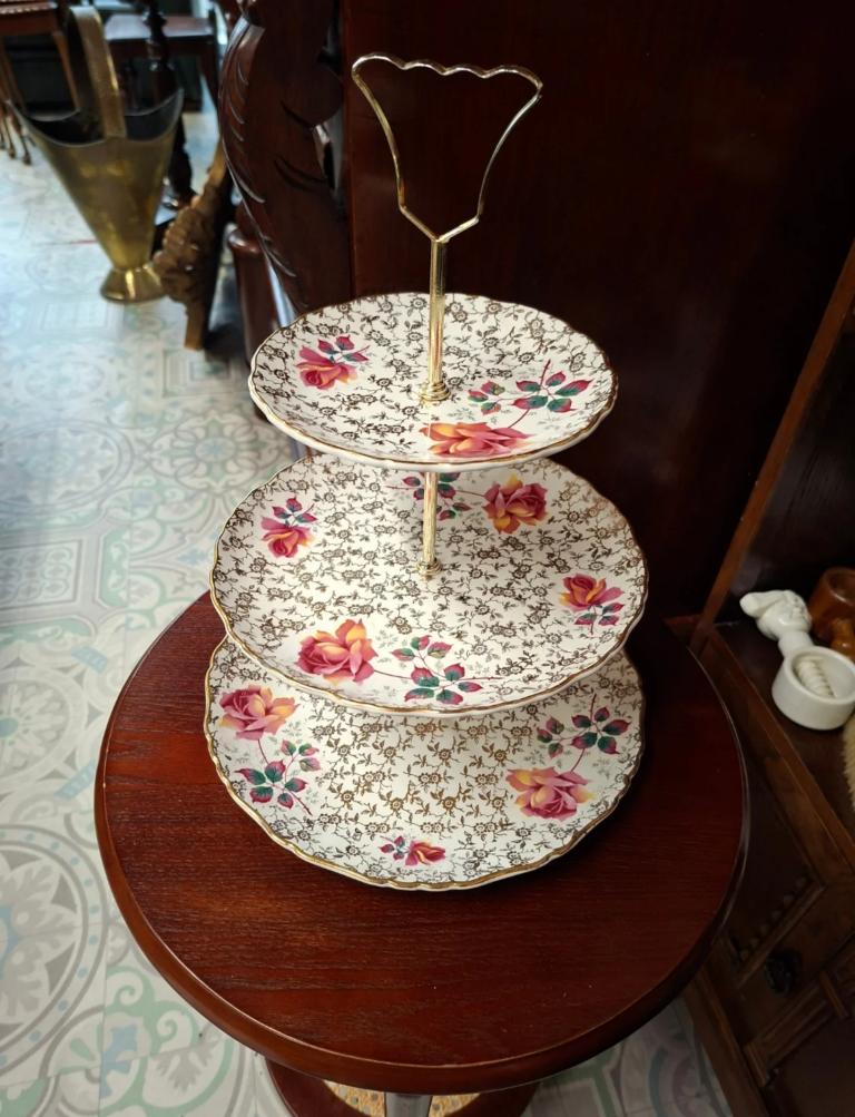 James Kent/Old Foley Three Tier Cake Stand
Vintage 1960s/70s.  Bottom Plate 10"
Middle 9", Top 6.5"  Height 16" €35