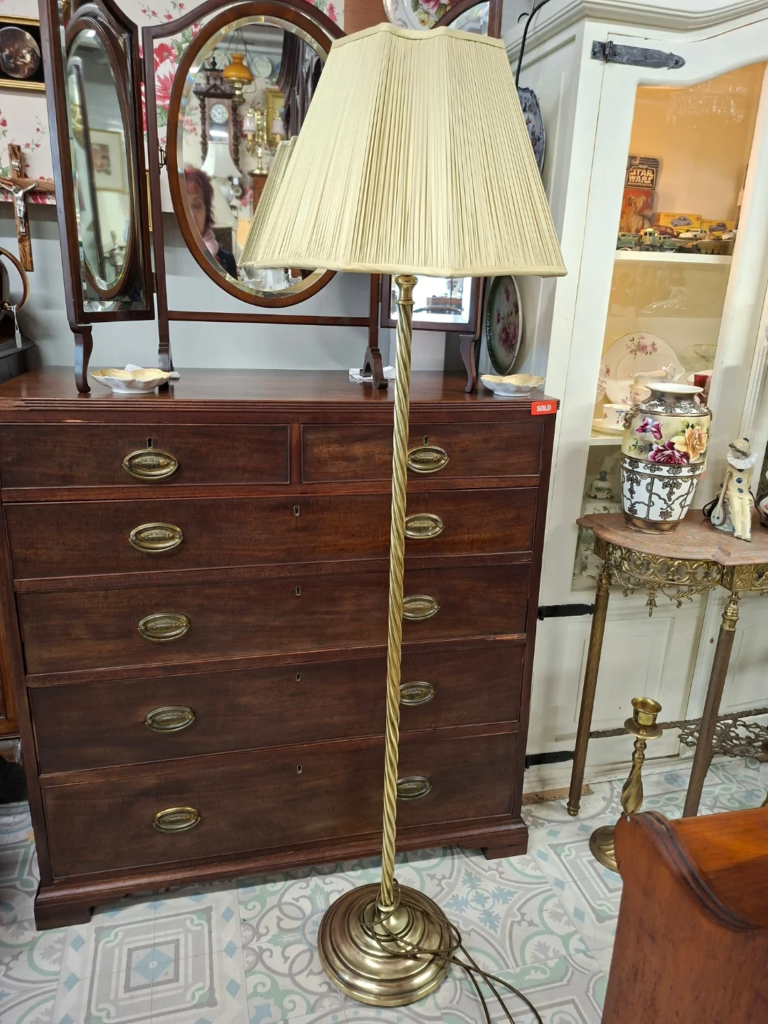 Mid-century 1950s/60s Barley Twist/Spiral
Brass Floor Lamp. Fitted with pleated shade.
Very good condition. Measures including shade 60" high on 11.5" base.