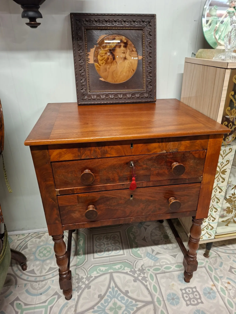 Georgian Three Drawer Side/Occasional
Chest/Table c.1810. In nice clean condition.
Measures 24" wide by 17" deep by 30" high